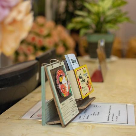 Blau Hotel Hanoi Bagian luar foto
