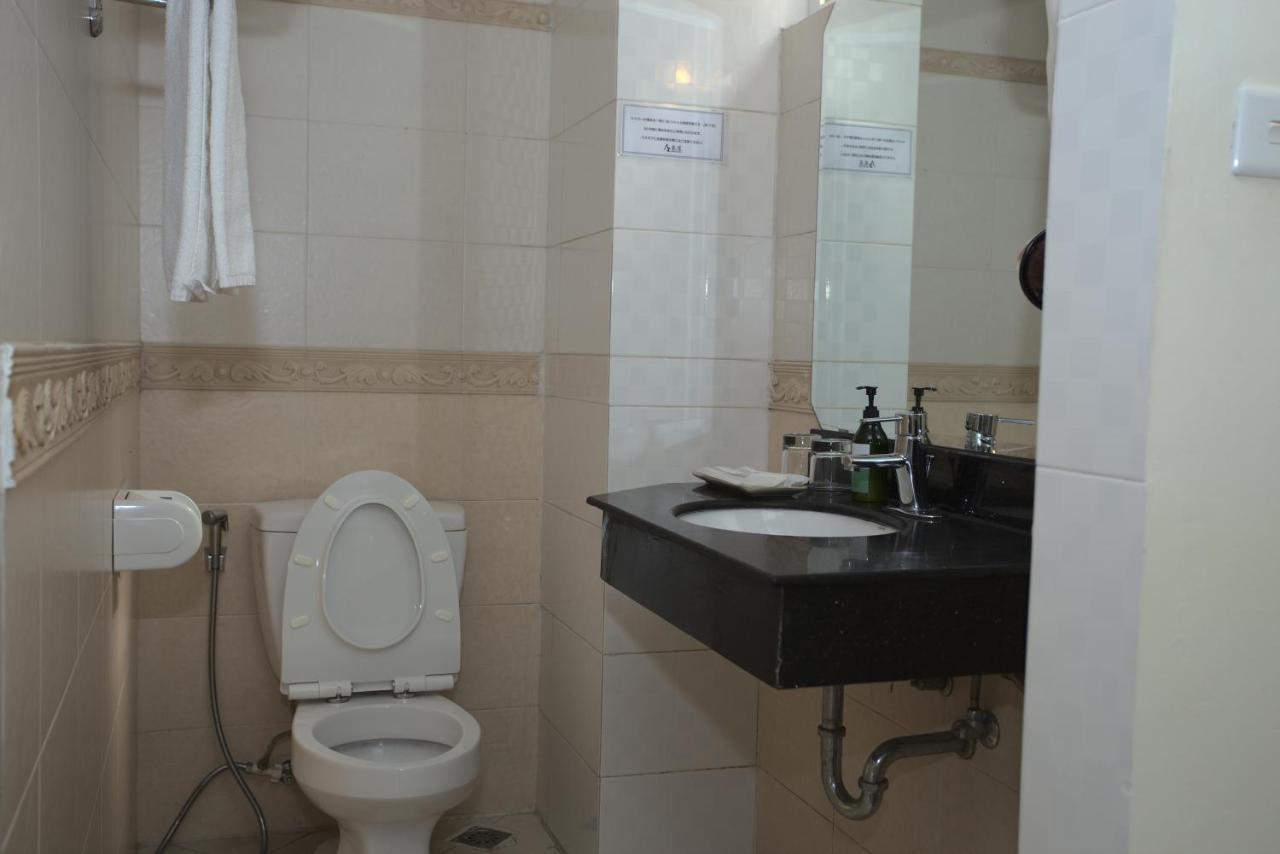 Blau Hotel Hanoi Bagian luar foto