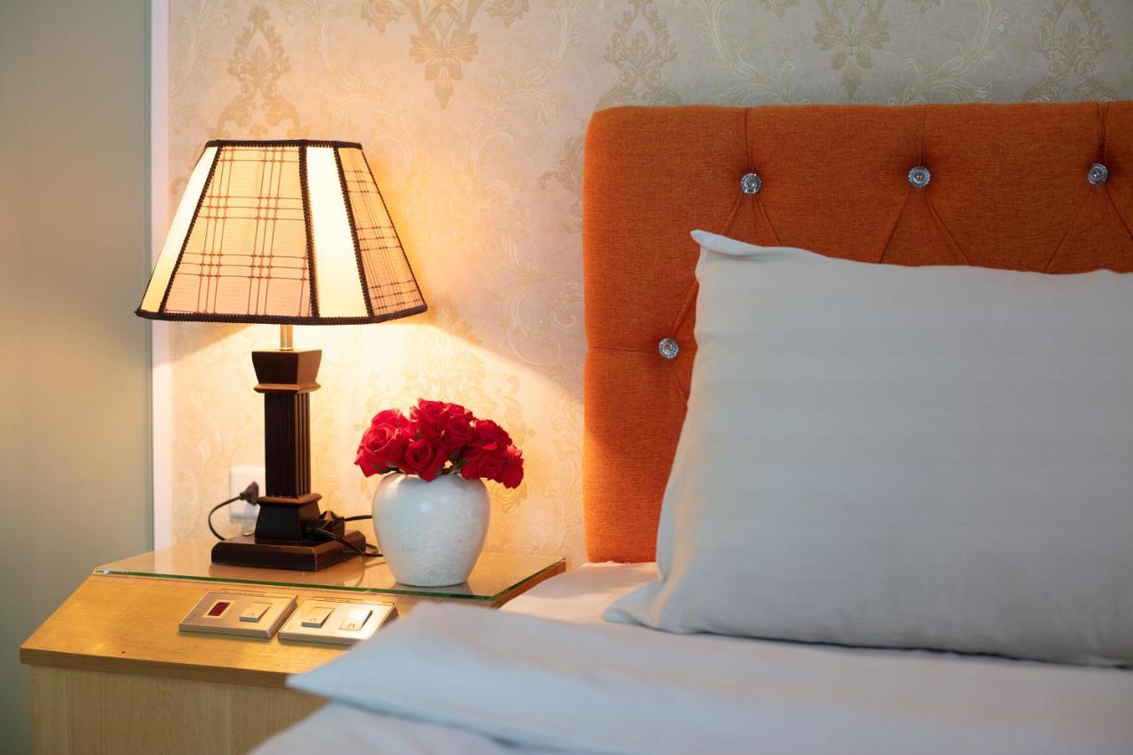 Blau Hotel Hanoi Bagian luar foto